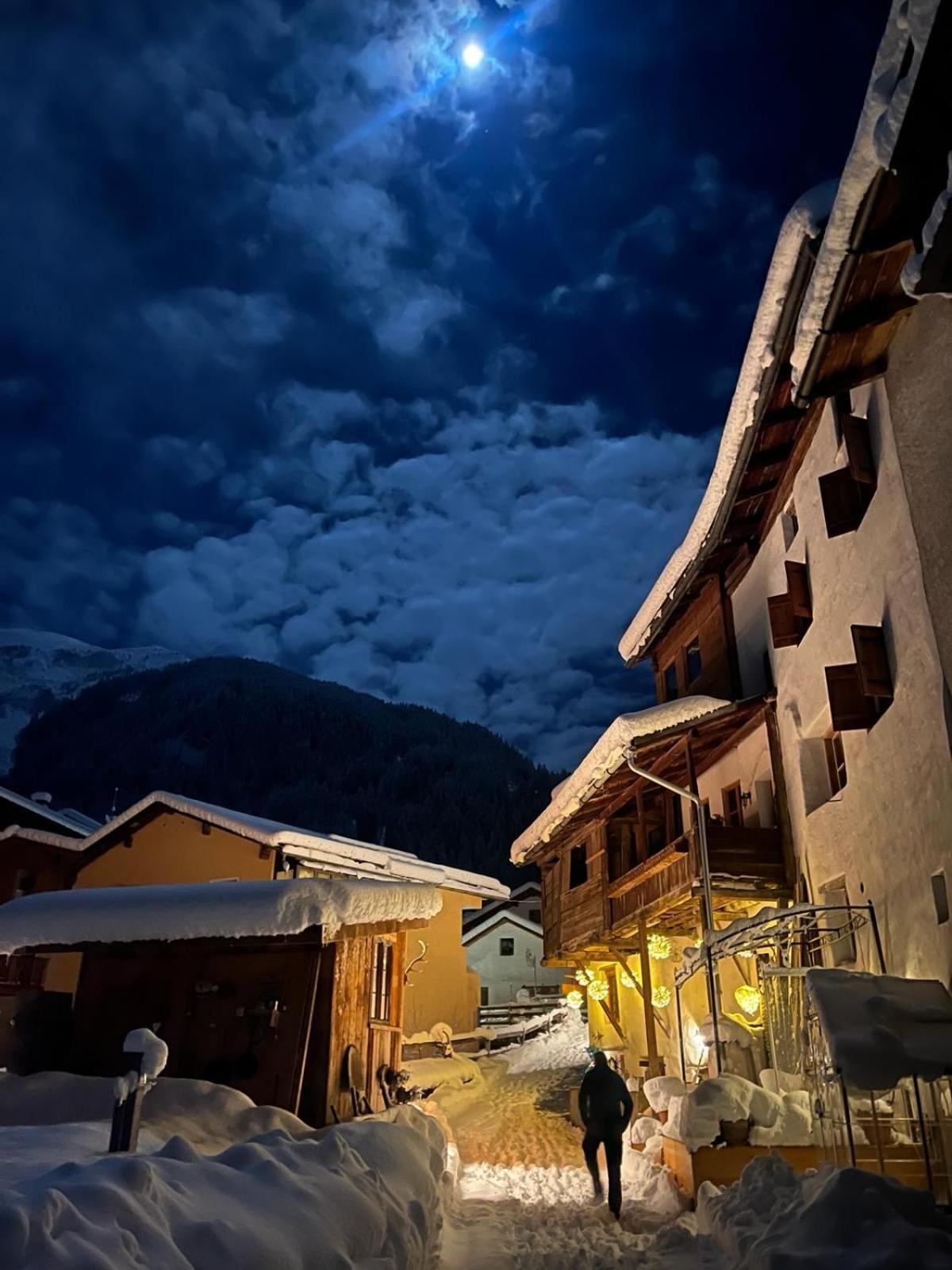 Chasa Jaro Bed & Breakfast Santa Maria Val Muestair Exterior photo